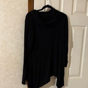 Elegant Black Long-Sleeve Turtle neck Top w Shark Hem. Size 18 like new!